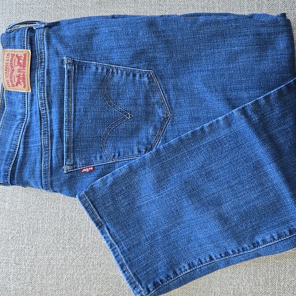 Levi's Women's 18W Classic Jeans - Picture 2 of 3